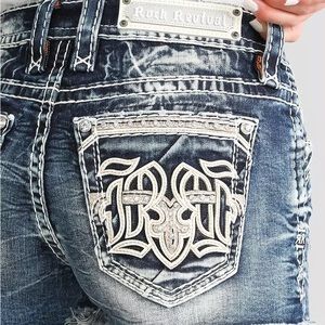Rock Revival Rosalie Easy Stretch Shorts Size 36 NWOT